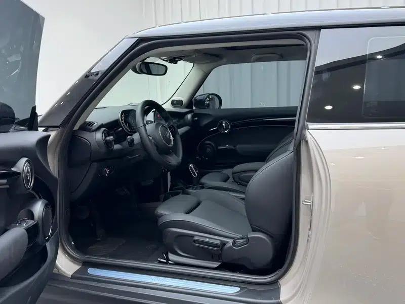 MINI 2022 1.5T COOPER Artist — миниатюра 17