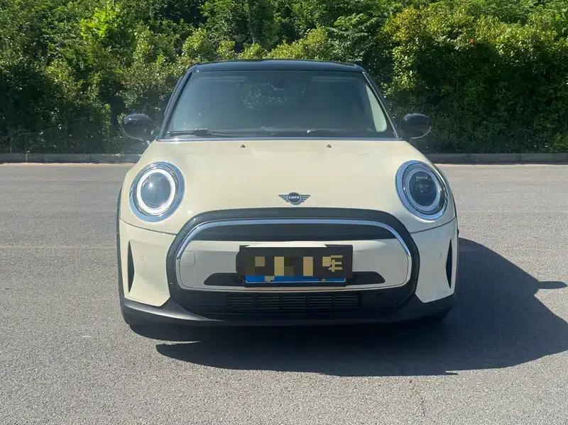 2022 MINI 1.5T COOPER 5-Door The Coopers Anniversary Edition — миниатюра 2