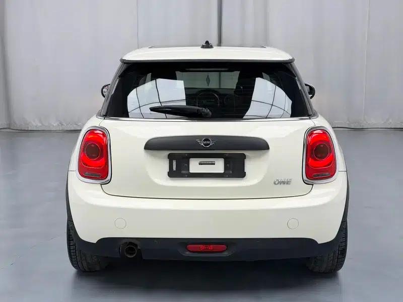 2018 MINI 1.5T ONE 5-Door Edition — миниатюра 6