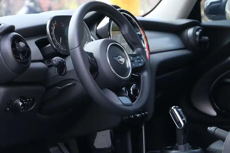 MINI 2022 Facelift 1.5T COOPER Artist — миниатюра 17