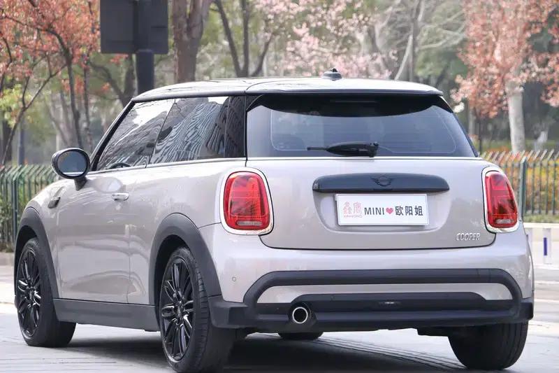 MINI 2022 Facelift 1.5T COOPER Artist — миниатюра 4