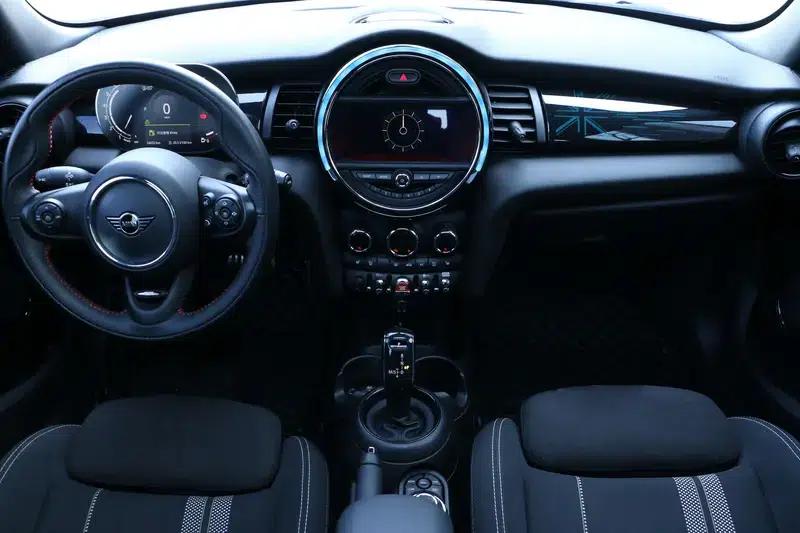 2021 MINI 1.5T COOPER Racer 5-Door Edition — миниатюра 16
