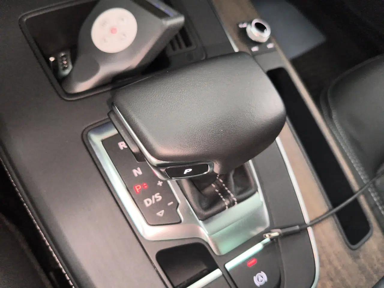 Audi Q5L 2022 40T Luxury Elegant Model — миниатюра 14