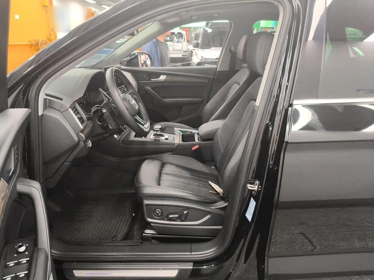 Audi Q5L 2022 40T Luxury Elegant Model — миниатюра 15