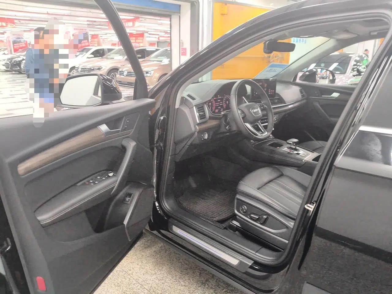 Audi Q5L 2022 40T Luxury Elegant Model — миниатюра 16