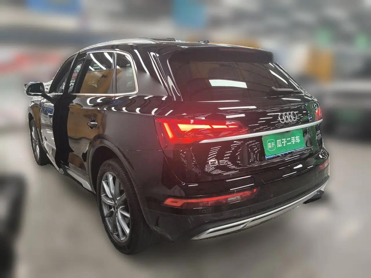 Audi Q5L 2022 40T Luxury Elegant Model — миниатюра 4