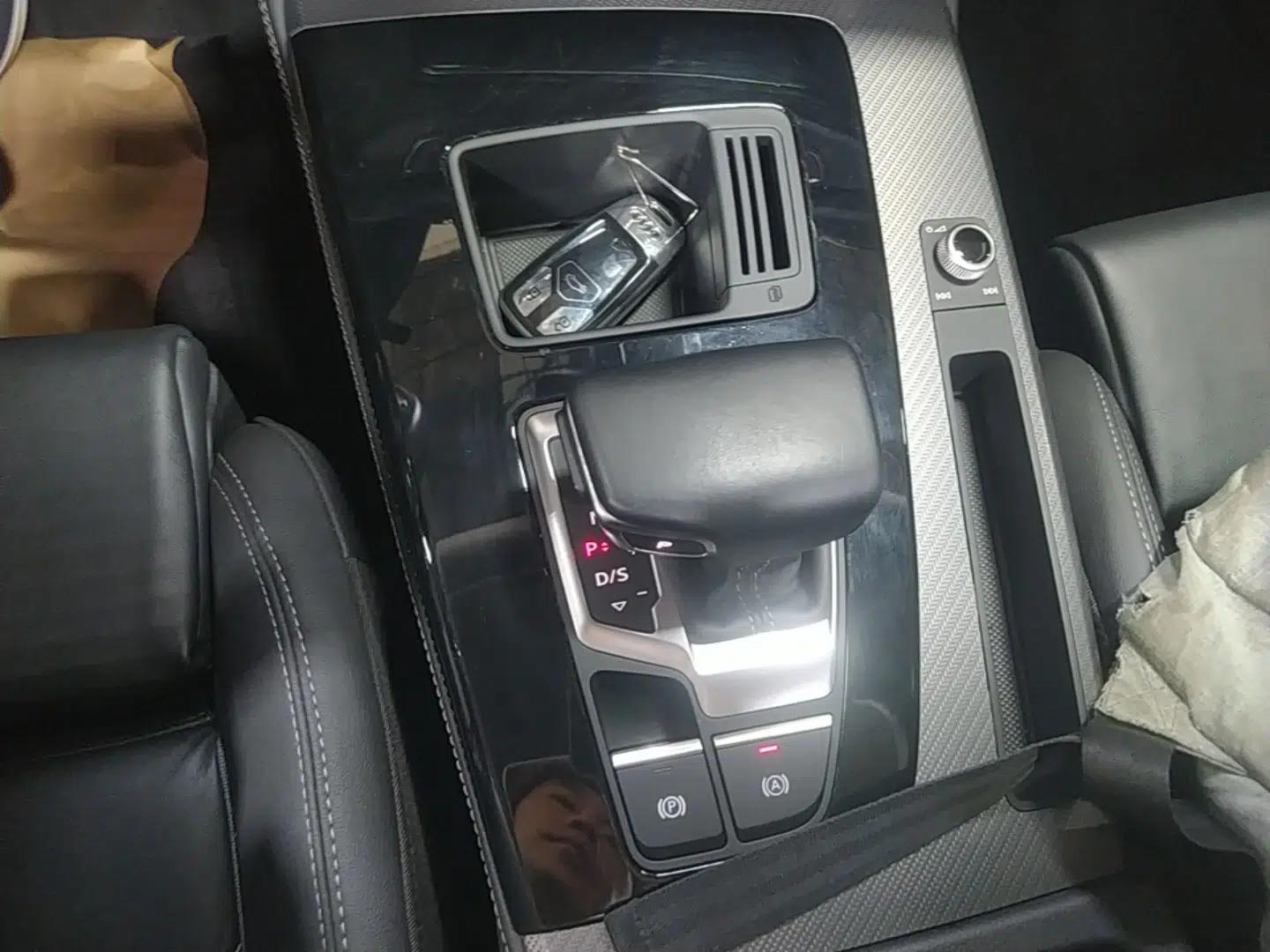 Audi Q5L 2022 45T Luxury Dynamic Model — миниатюра 16