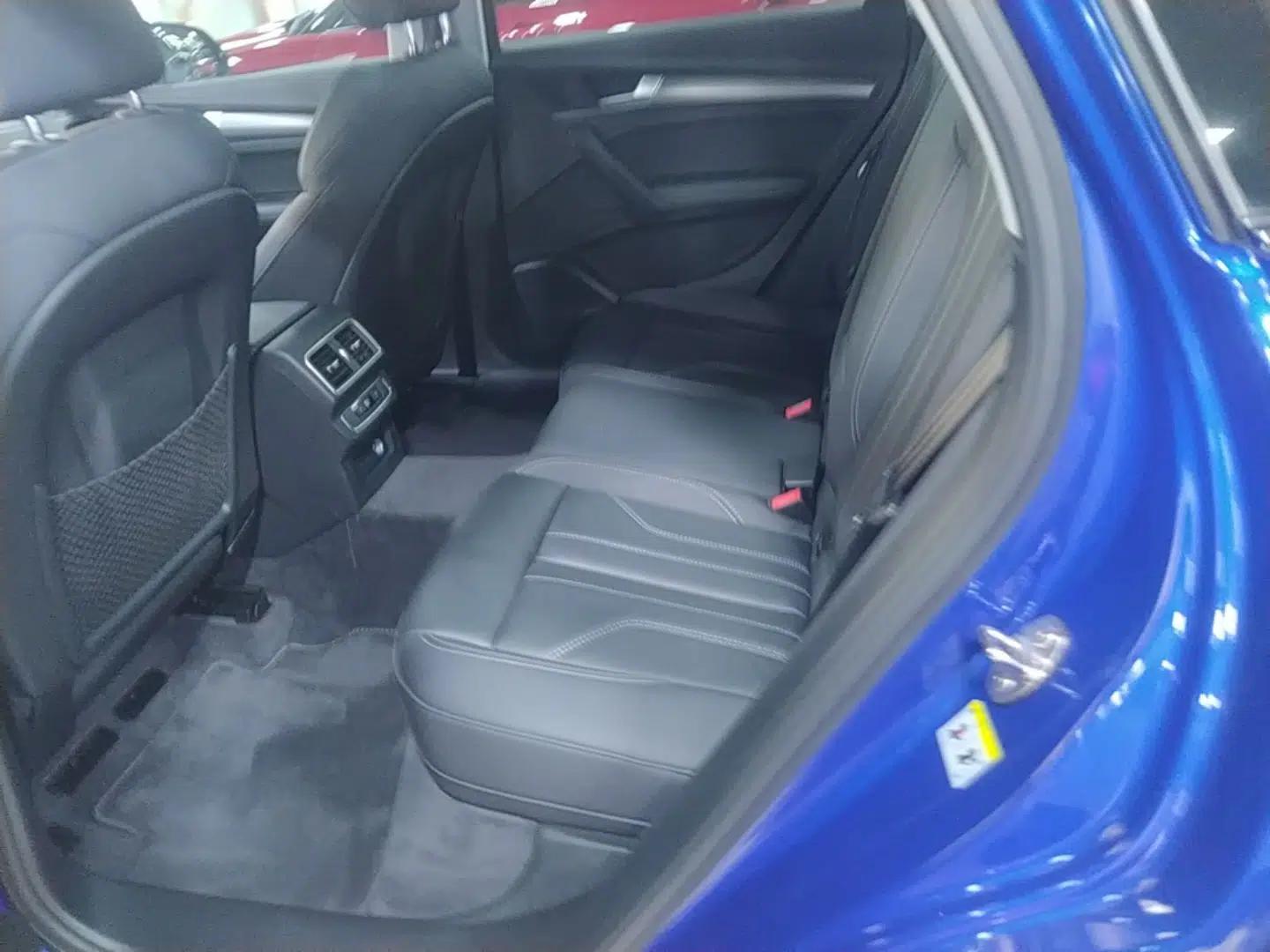 Audi Q5L 2022 45T Luxury Dynamic Model — миниатюра 20
