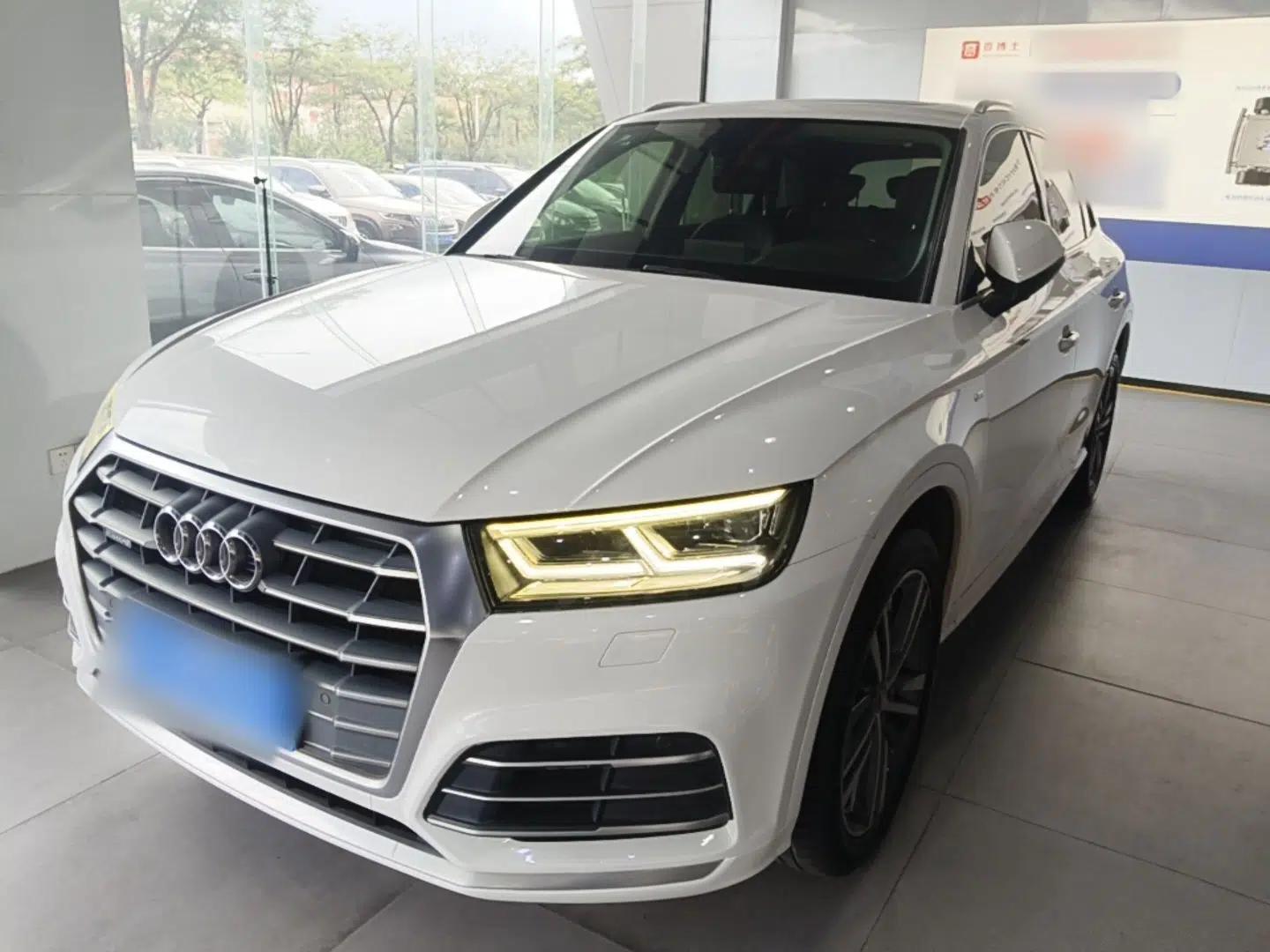 Audi Q5L 2020 40 TFSI Prestige Fashion Edition — миниатюра 1