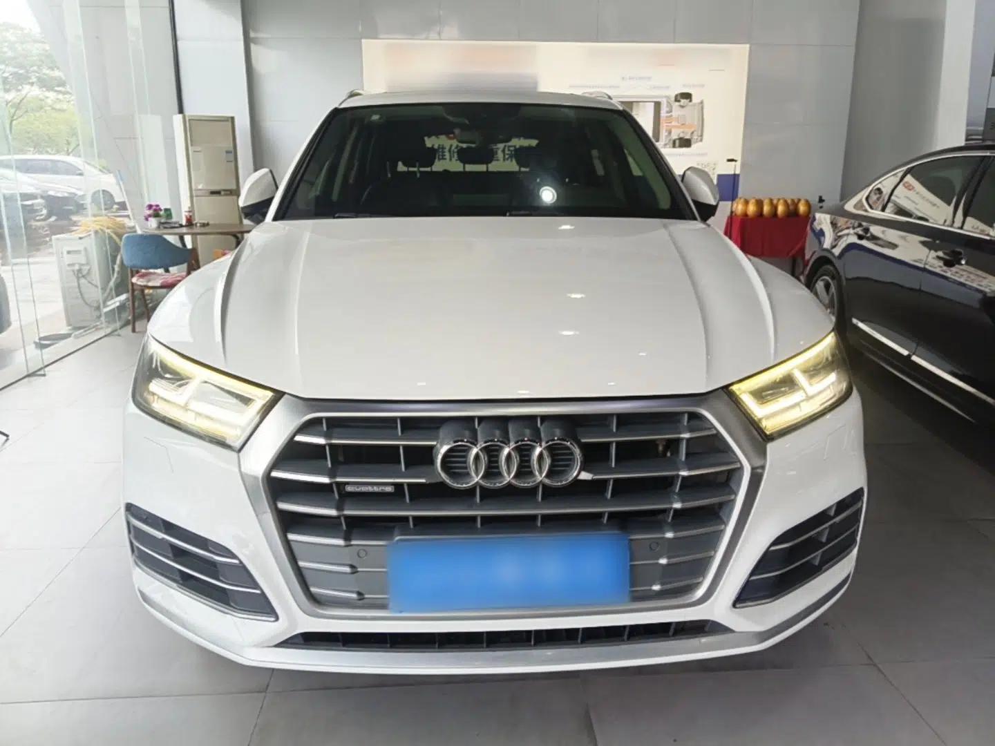 Audi Q5L 2020 40 TFSI Prestige Fashion Edition — миниатюра 2