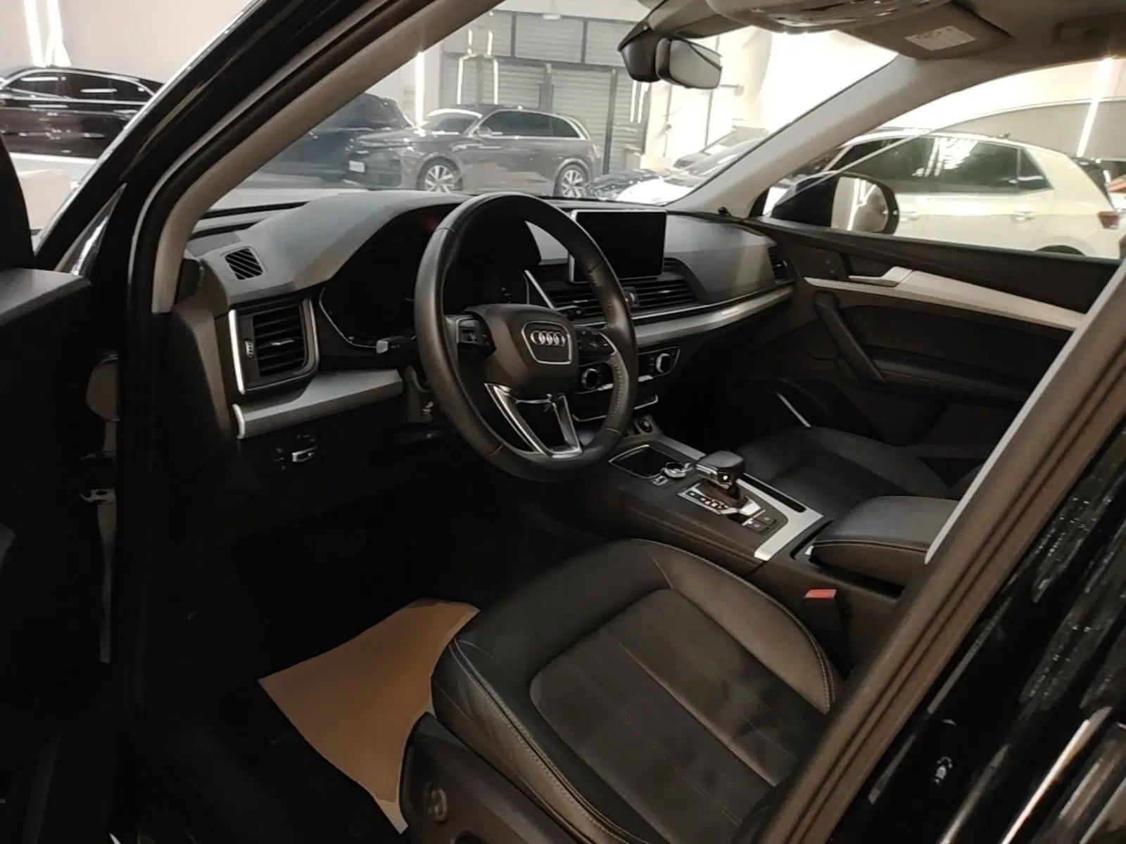 Audi Q5L 2020 Updated 40 TFSI Prestige Fashion Edition — миниатюра 17