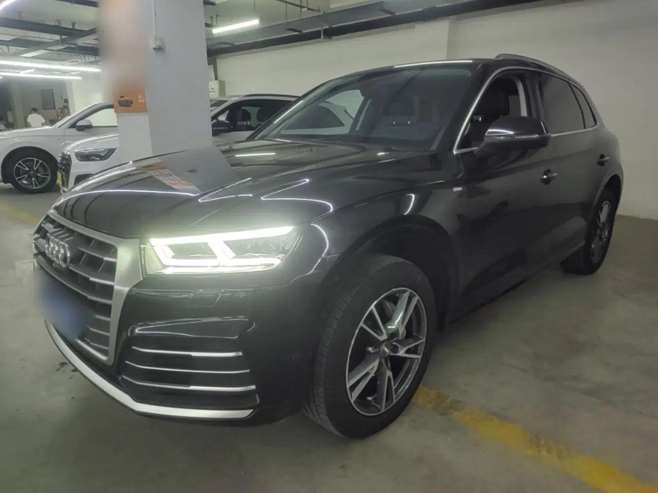 Audi Q5L 2020 45 TFSI Prestige Fashion Model — миниатюра 1