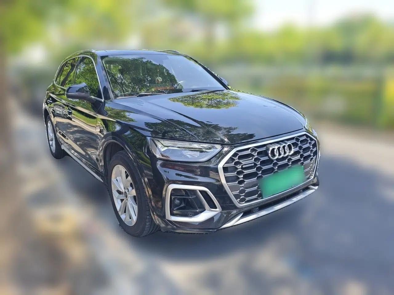 Audi Q5L 2022 40T Luxury Dynamic Model — миниатюра 3