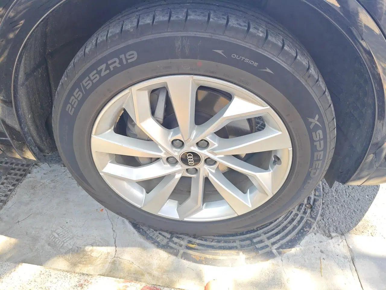 Audi Q5L 2022 40T Luxury Dynamic Model — миниатюра 8