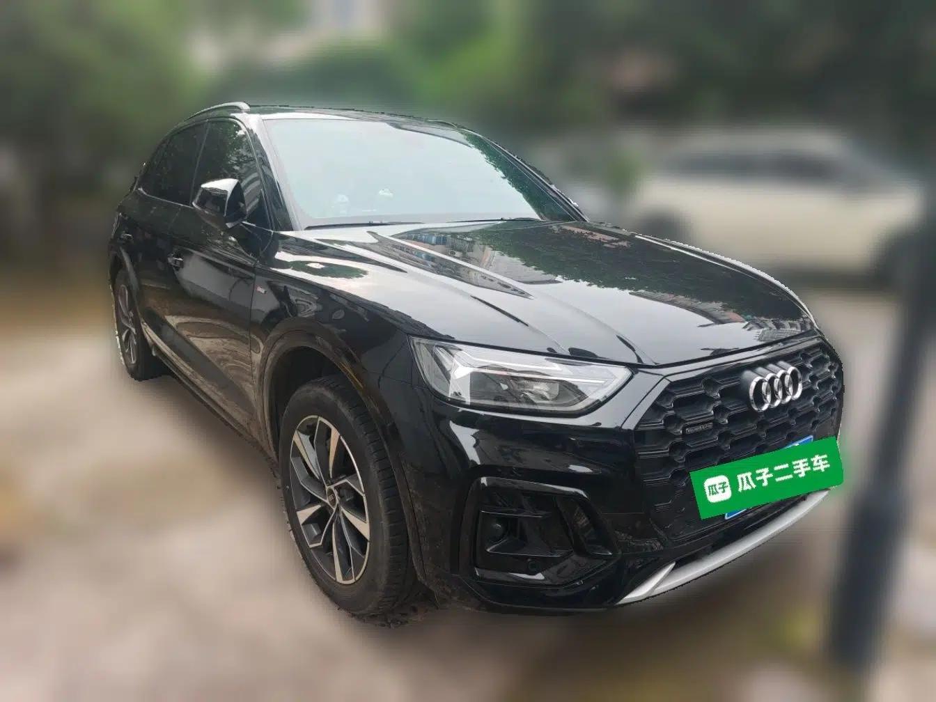 Audi Q5L 2023 40T Luxury Dynamic Model — миниатюра 3