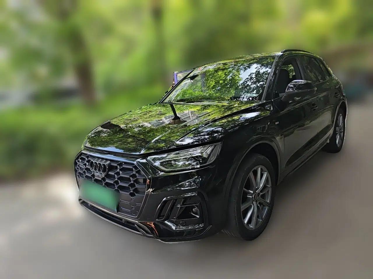 Audi Q5L 2023 40T Luxury Dynamic Model — миниатюра 1