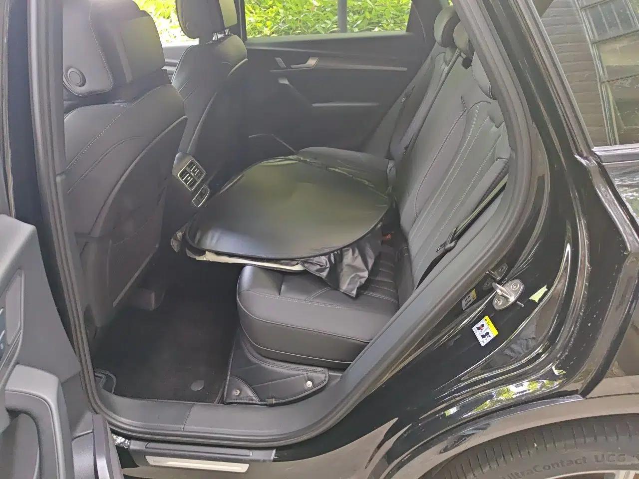 Audi Q5L 2023 40T Luxury Dynamic Model — миниатюра 17