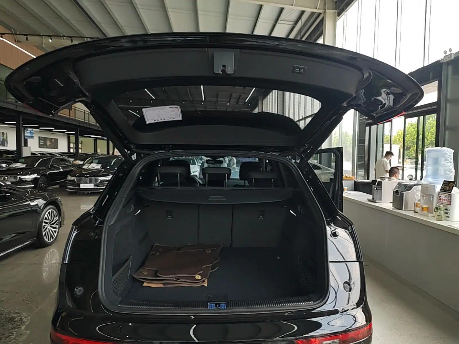 Audi Q5L 2024 40 TFSI Luxury Dynamic Edition — миниатюра 22