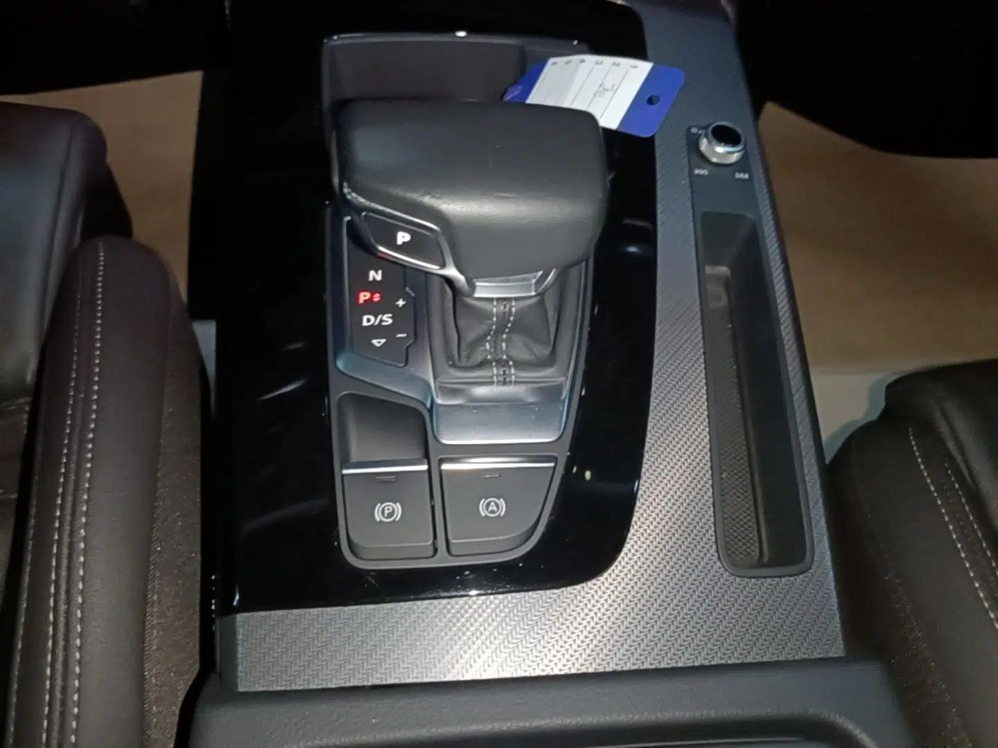 Audi Q5L 2022 40T Fashionable and Dynamic Model — миниатюра 21