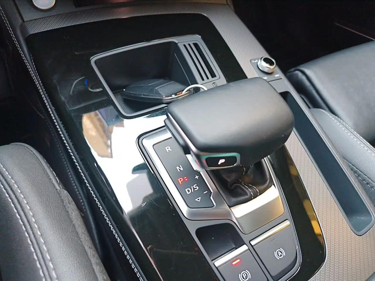 Audi Q5L 2022 45T Luxury Dynamic Model — миниатюра 14