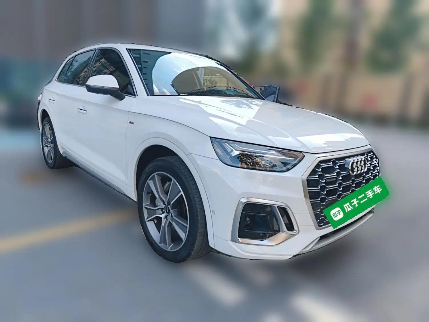 Audi Q5L 2022 45T Luxury Dynamic Model — миниатюра 3