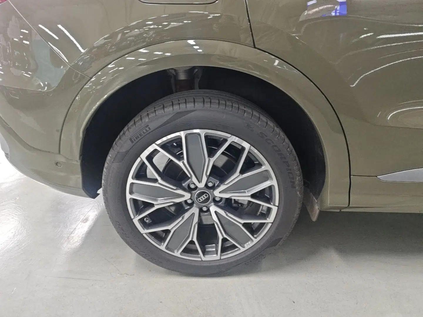 Audi Q5L 2026 150kW Smart Hybrid Luxury Edition — миниатюра 11