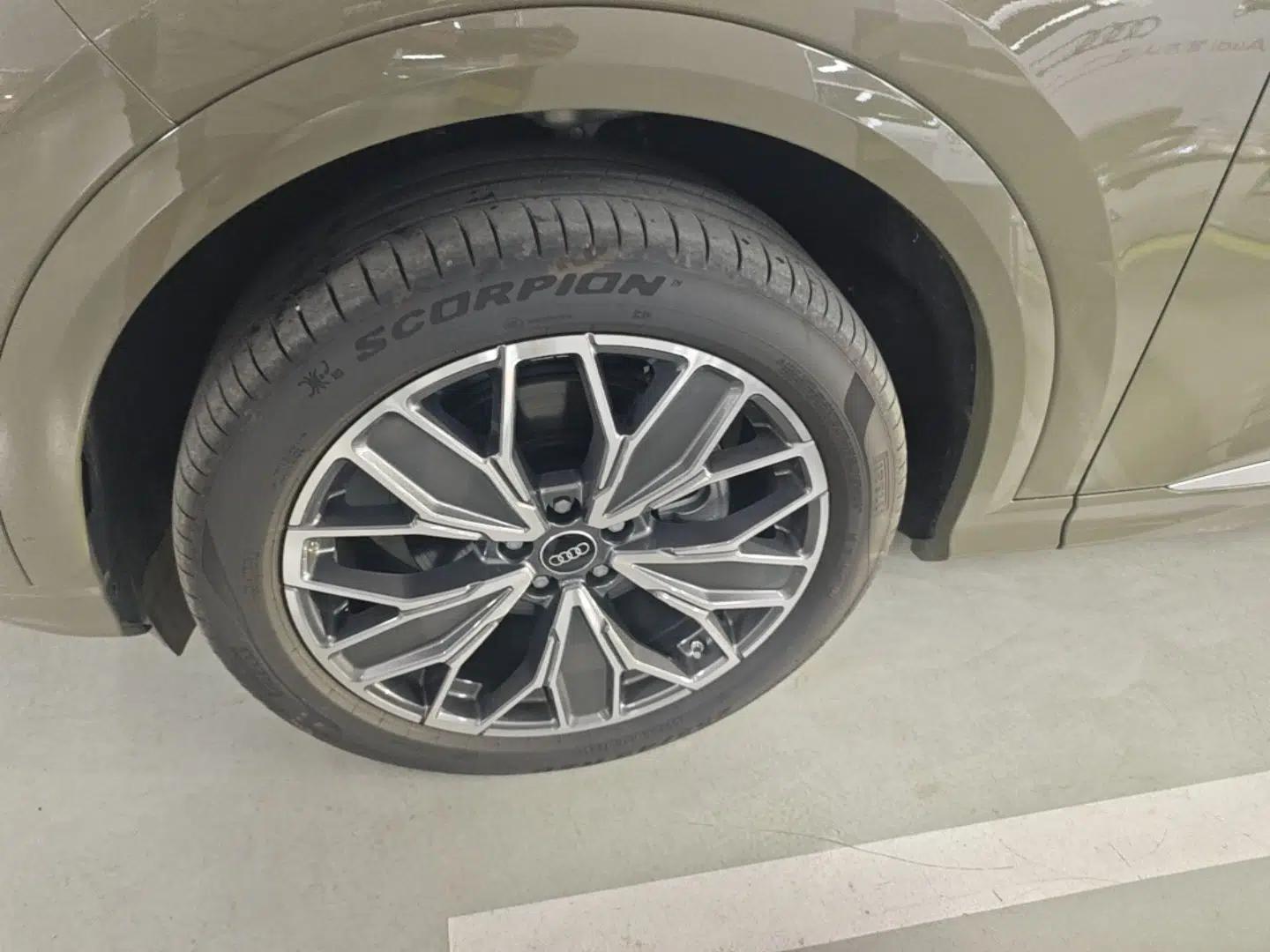 Audi Q5L 2026 150kW Smart Hybrid Luxury Edition — миниатюра 10