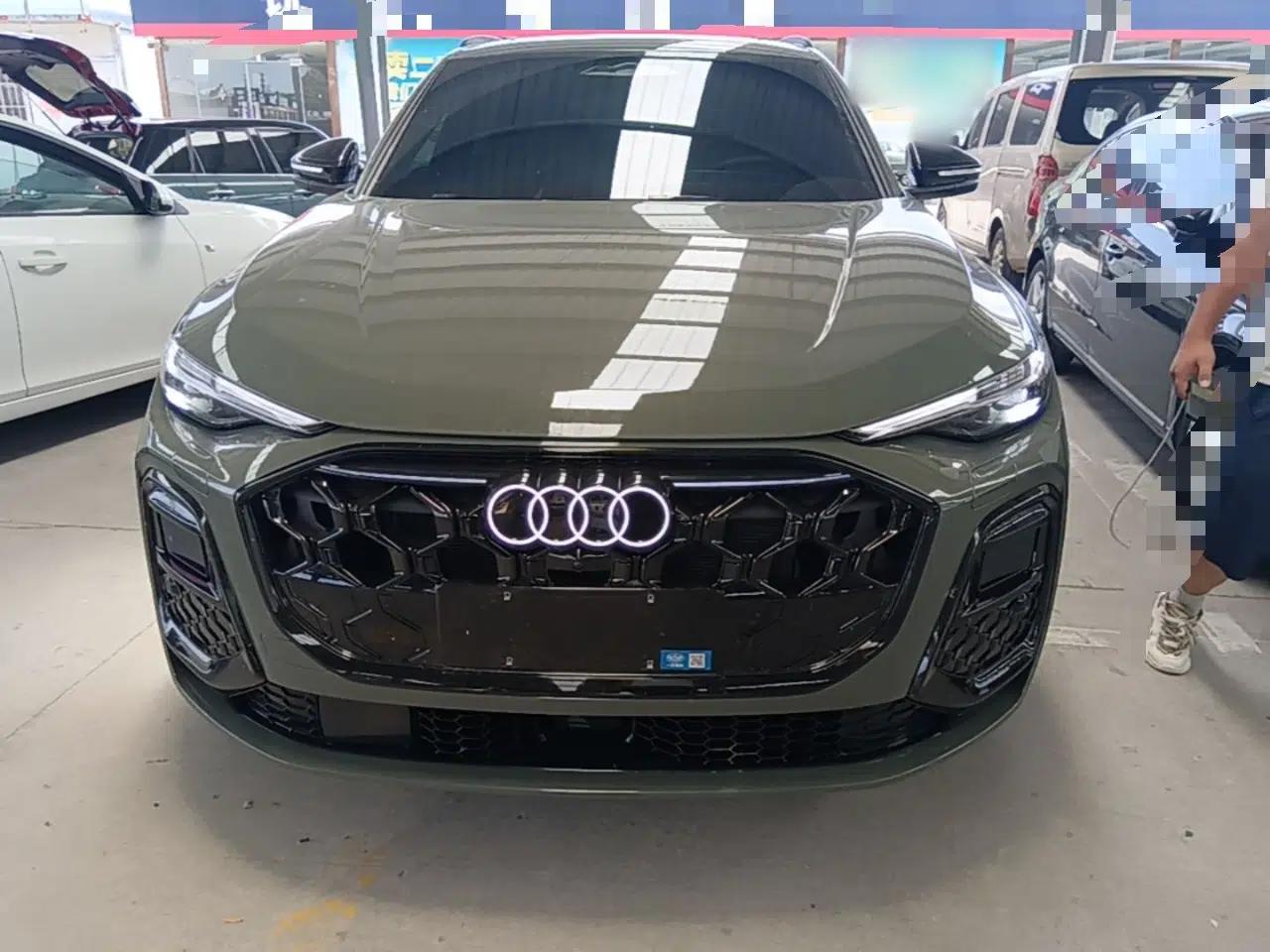 Audi Q5L 2026 Model Range: Intelligent Hybrid Premium Edition — миниатюра 2