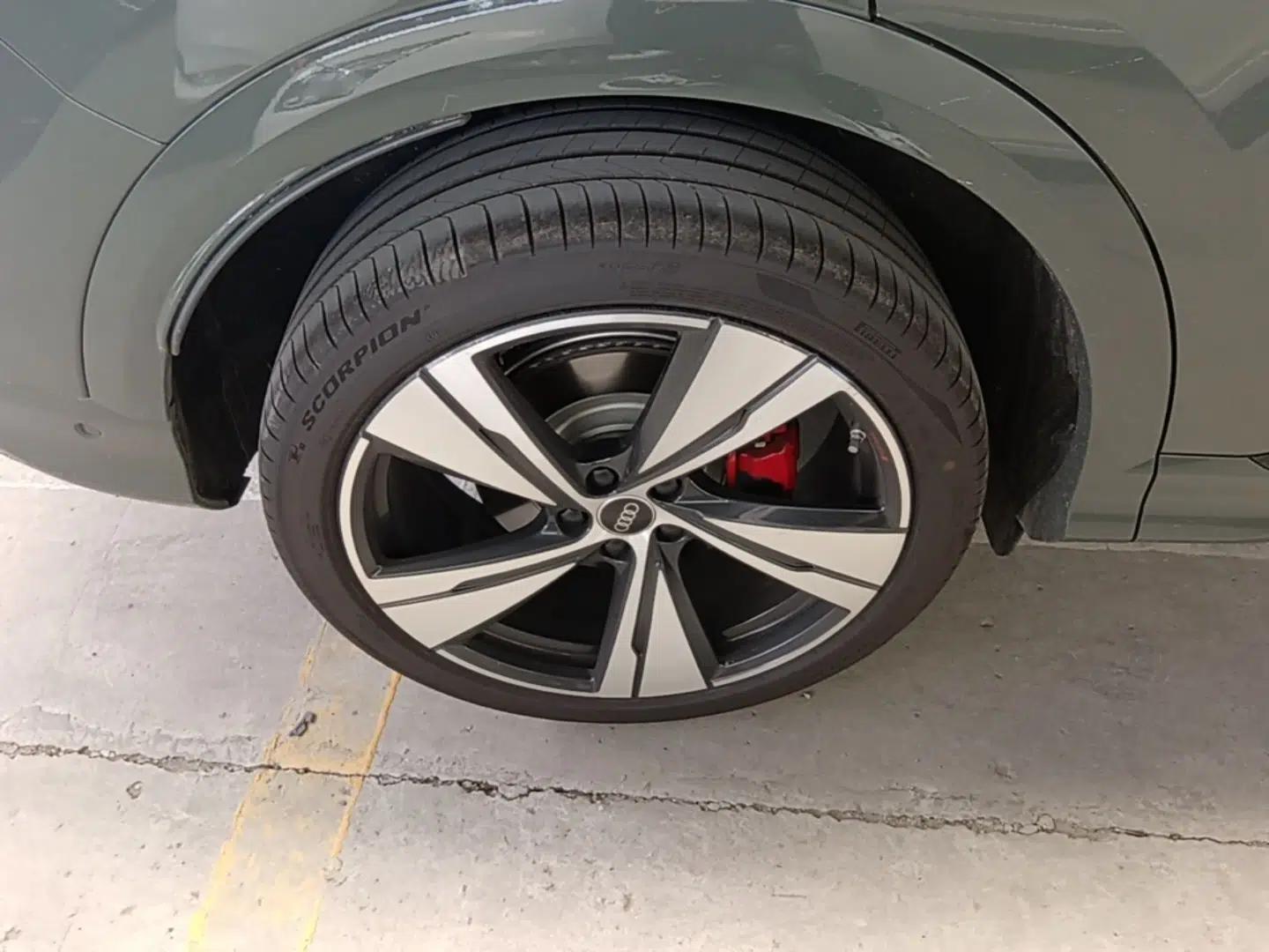 Audi Q5L 2026 Model Range: Intelligent Hybrid Premium Edition — миниатюра 11