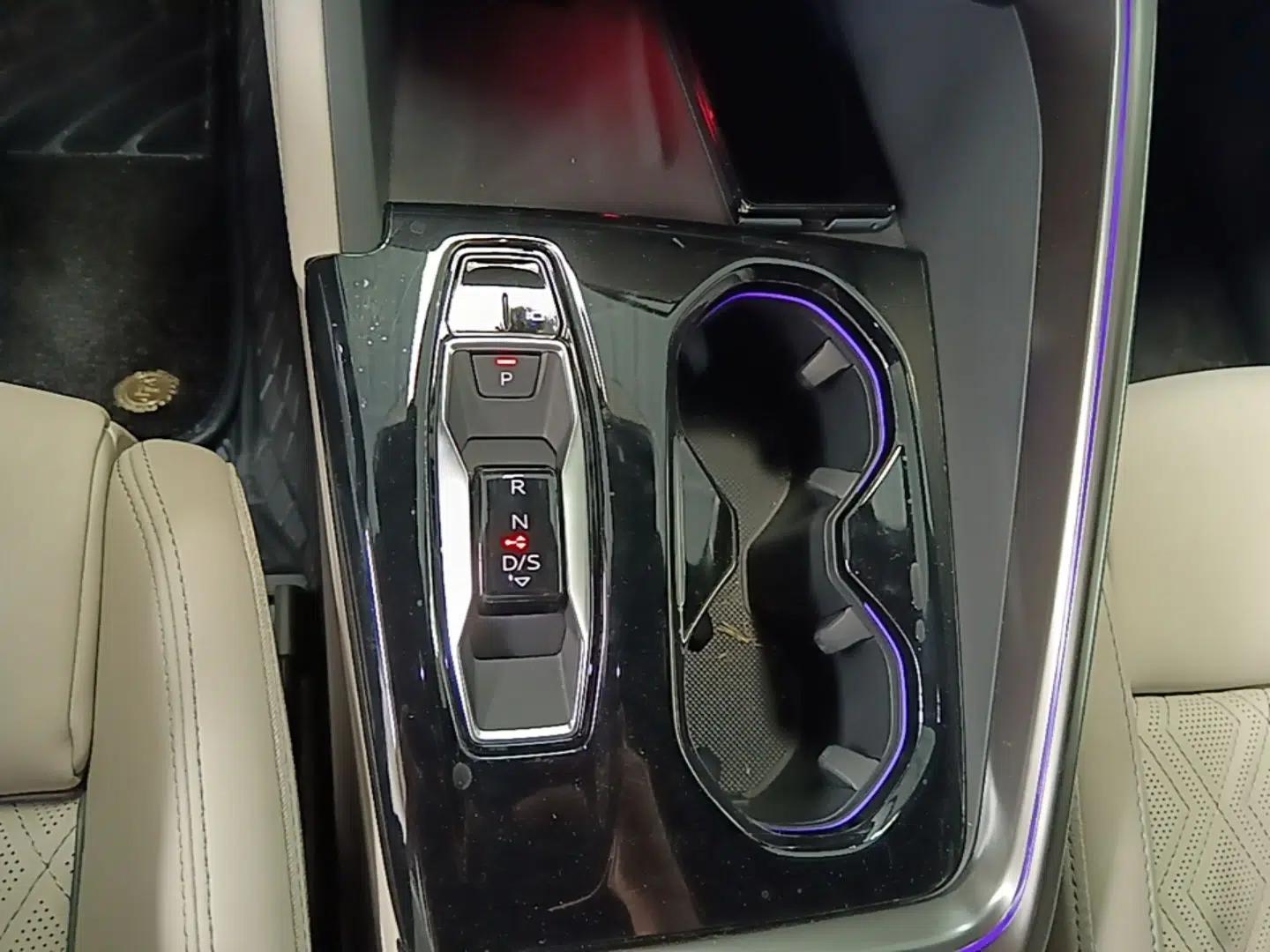 Audi Q5L 2026 Model Range: Intelligent Hybrid Premium Edition — миниатюра 16