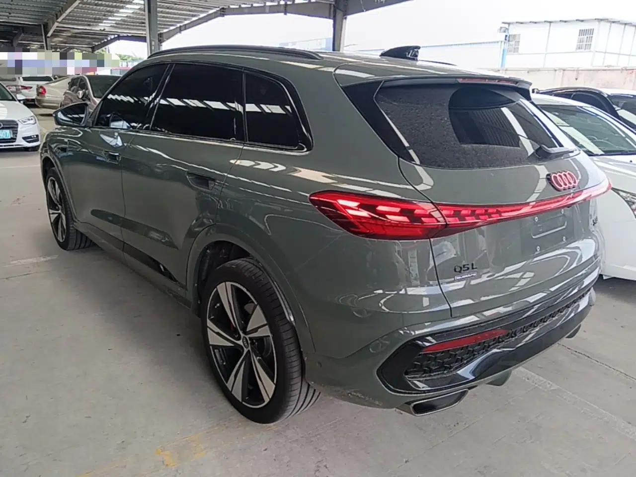 Audi Q5L 2026 Model Range: Intelligent Hybrid Premium Edition — миниатюра 4