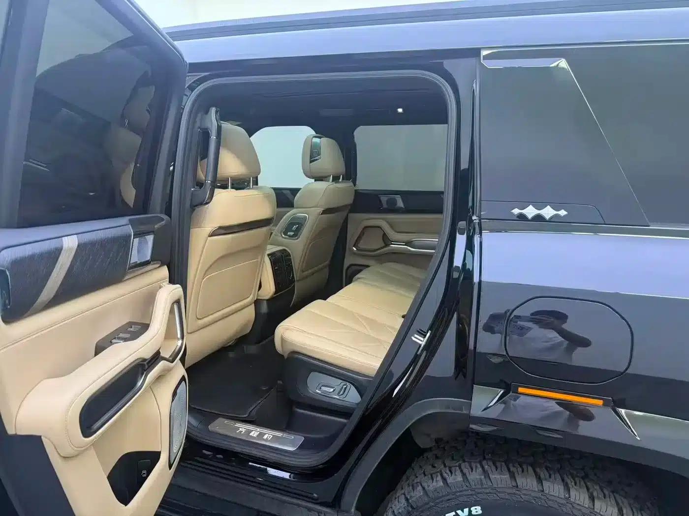 Leopard 8 2025 Smart & Brave Flagship Edition 7-Seater — миниатюра 7