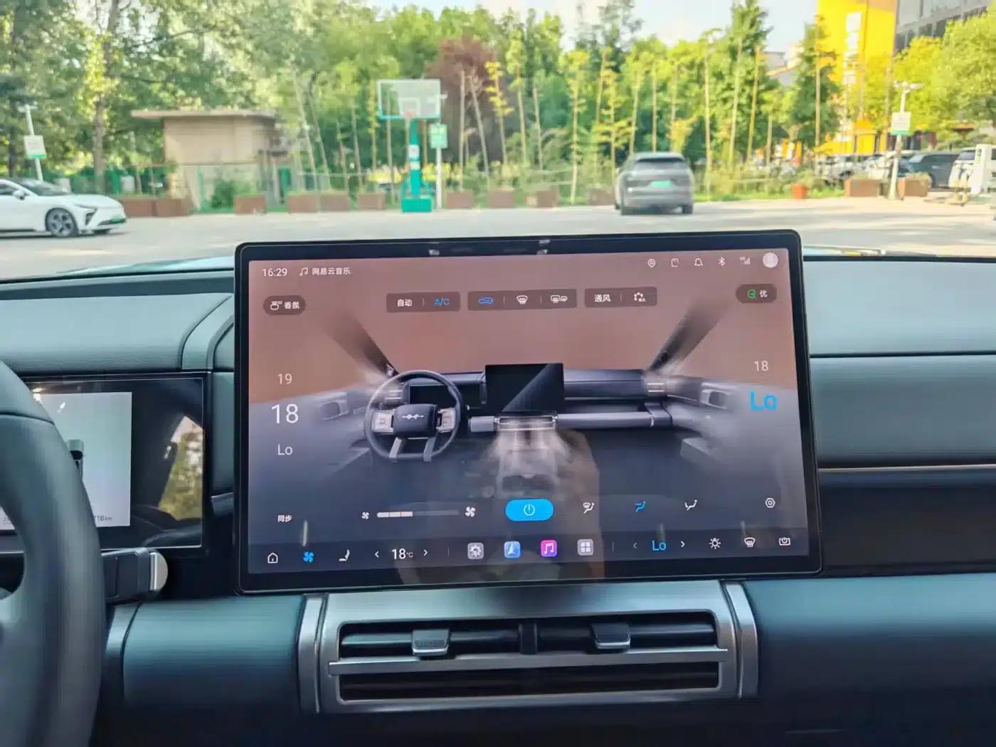 Titanium 7 2025 Model 190KM 4WD Ultra Edition — миниатюра 13
