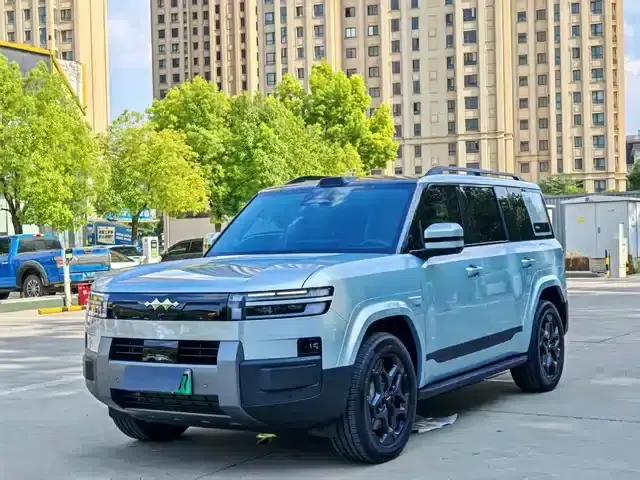 Titanium 7 2025 Model 190KM 4WD Ultra Edition