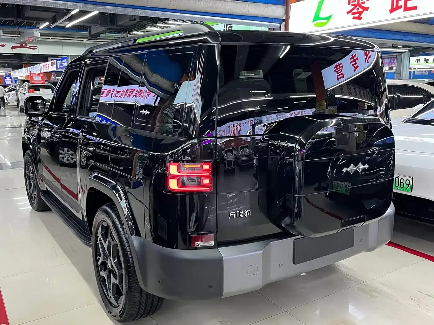 Titanium 7 2025 Model 190KM 4WD Ultra Edition — миниатюра 4