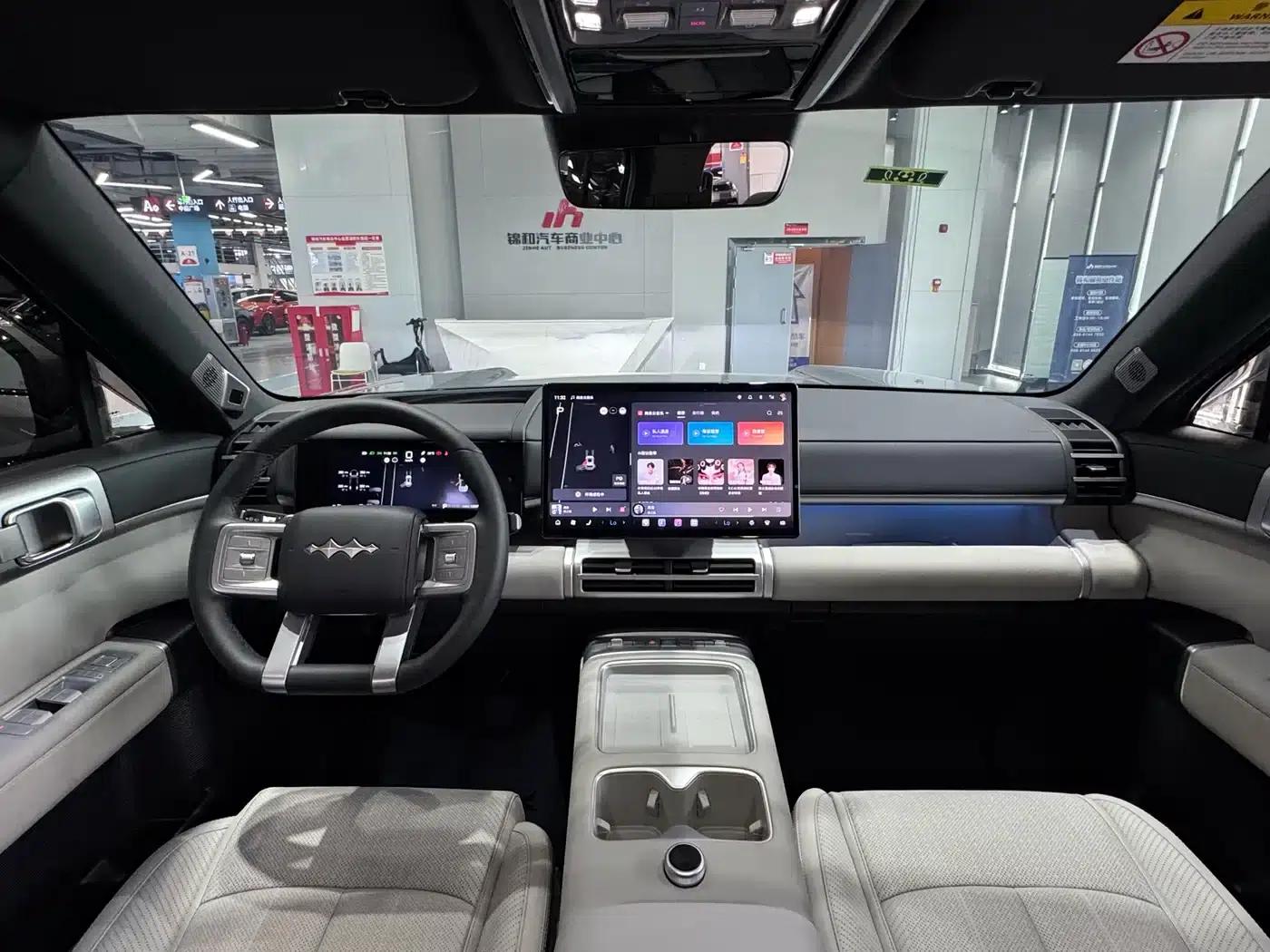 Titanium 7 2025 Model 190KM 4WD Ultra Edition — миниатюра 12