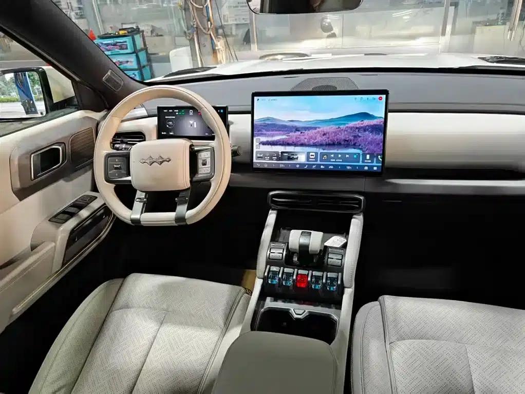 Titanium 3 2025 Model 501KM AWD Ultra Edition — миниатюра 11