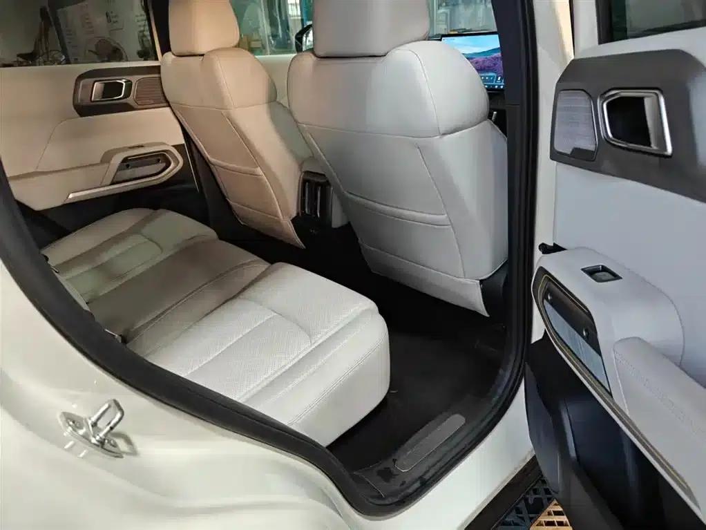 Titanium 3 2025 Model 501KM AWD Ultra Edition — миниатюра 16
