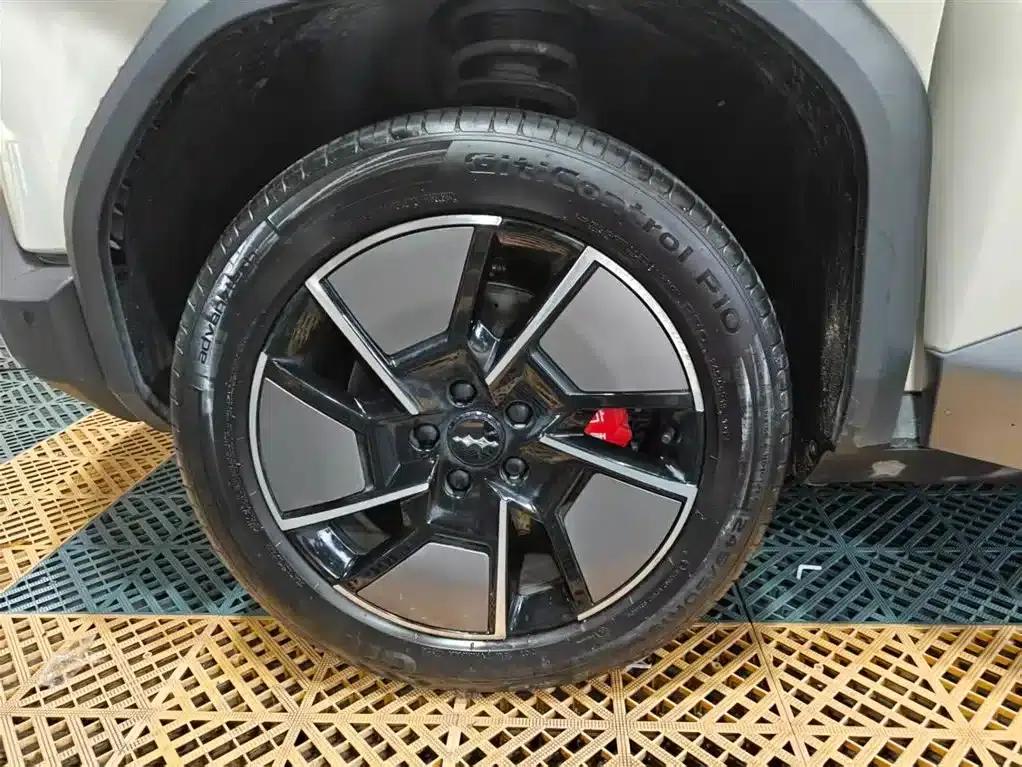 Titanium 3 2025 Model 501KM AWD Ultra Edition — миниатюра 22