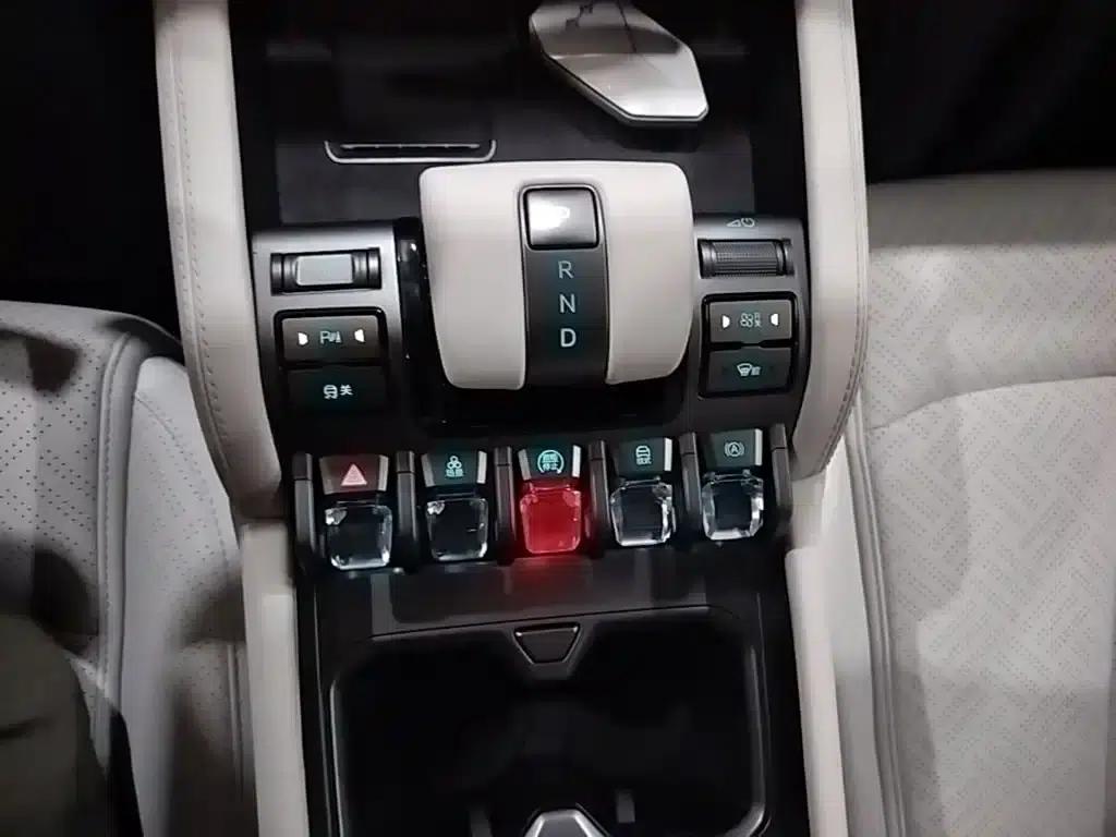 Titanium 3 2025 Model 501KM AWD Ultra Edition — миниатюра 14