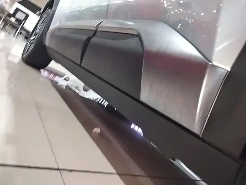 Titanium 3 2025 Model 501KM AWD Ultra Edition — миниатюра 22