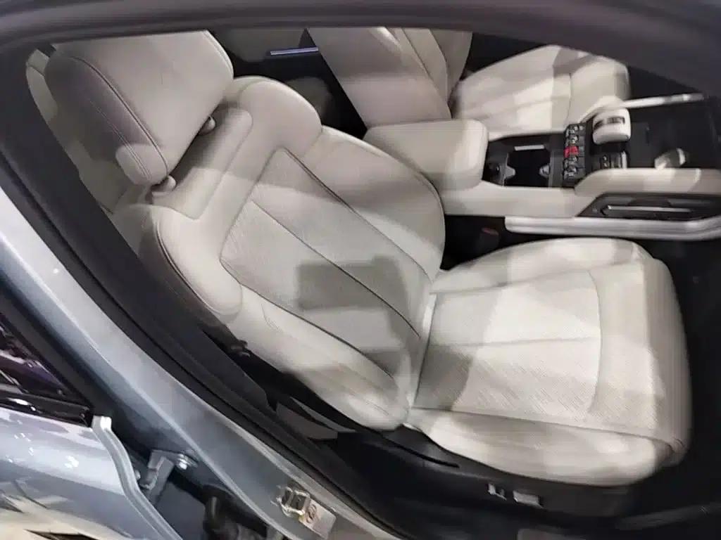 Titanium 3 2025 Model 501KM AWD Ultra Edition — миниатюра 25