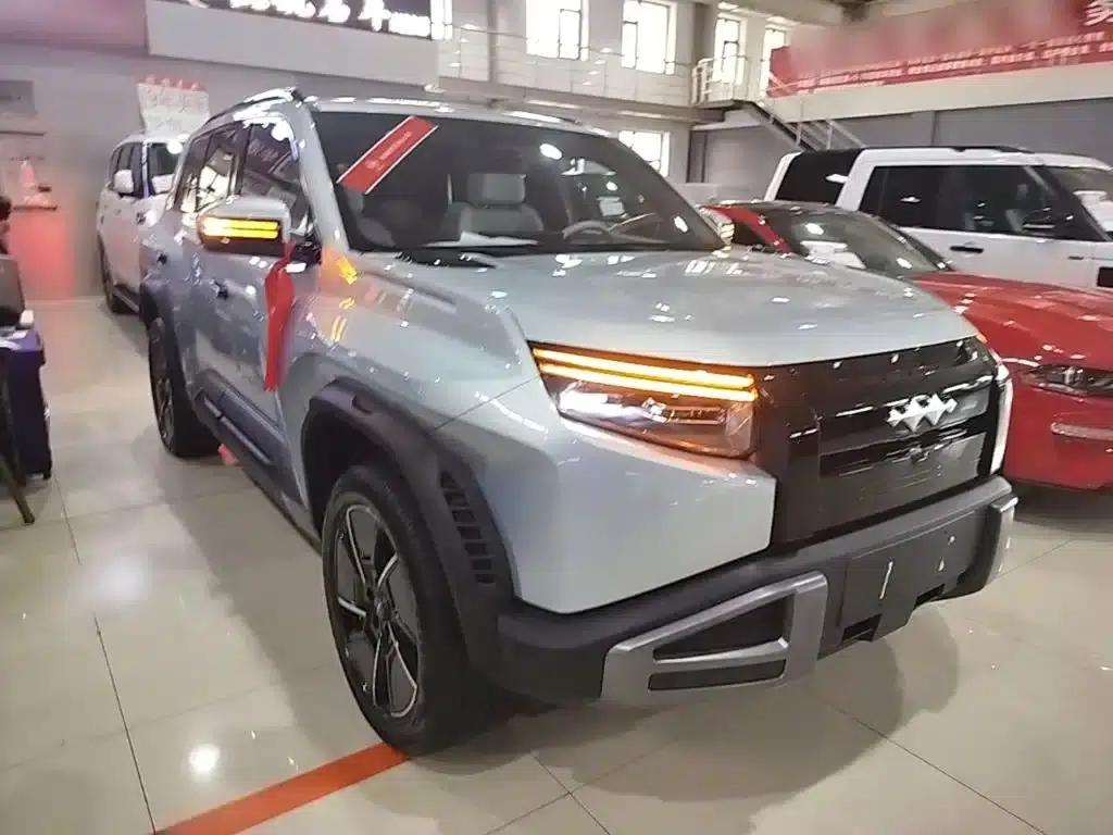 Titanium 3 2025 Model 501KM AWD Ultra Edition — миниатюра 4
