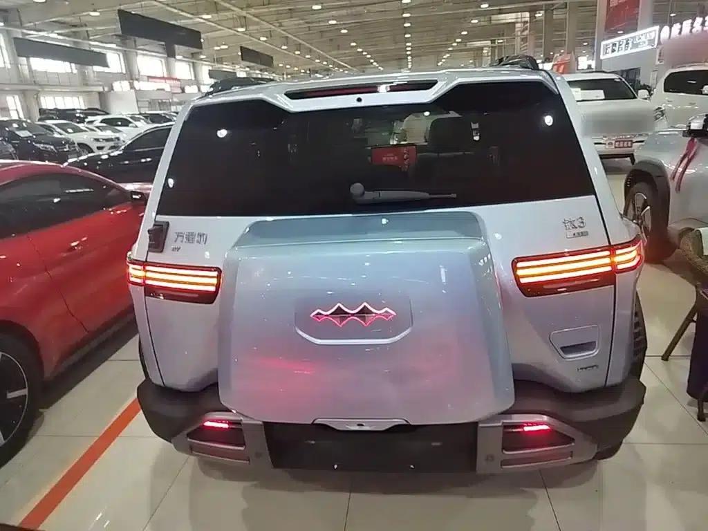 Titanium 3 2025 Model 501KM AWD Ultra Edition — миниатюра 6