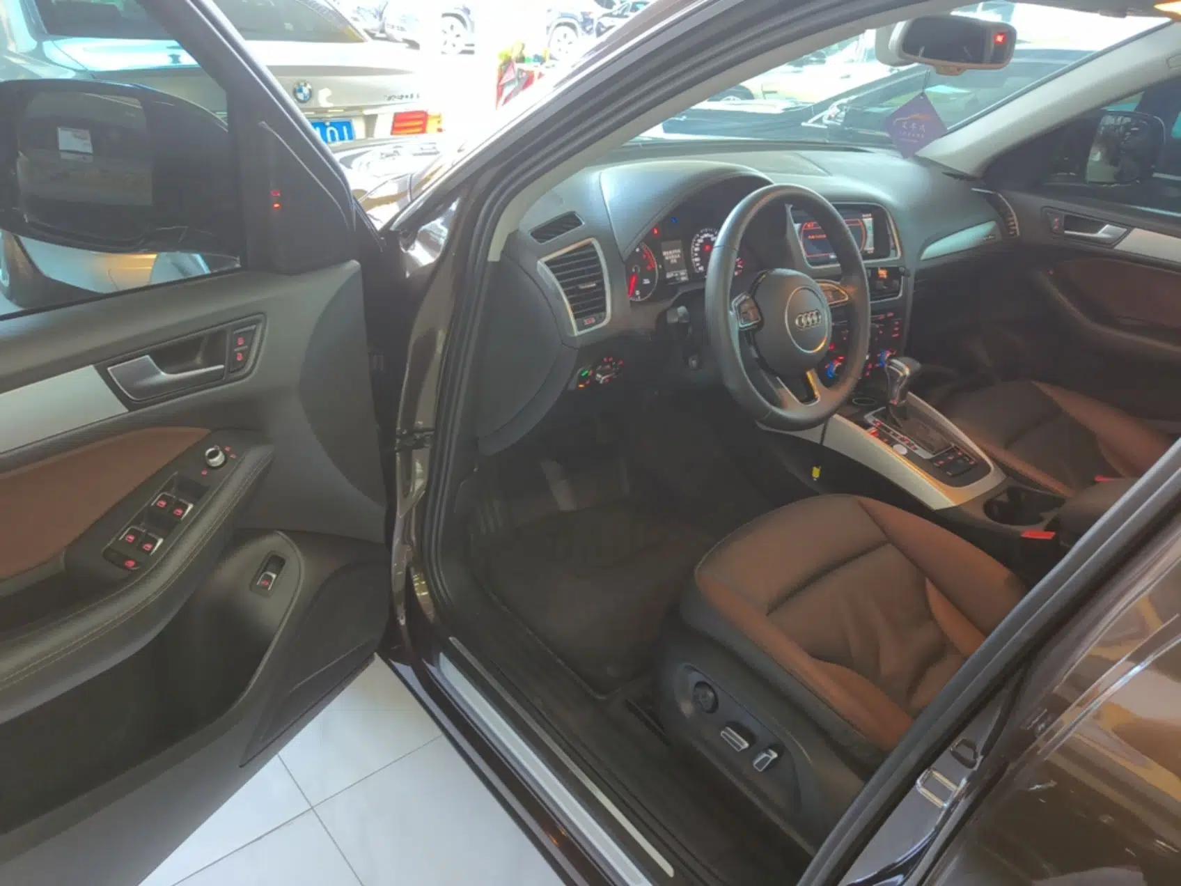Audi Q5 2018 Collector's Edition 40 TFSI Technology Model — миниатюра 18