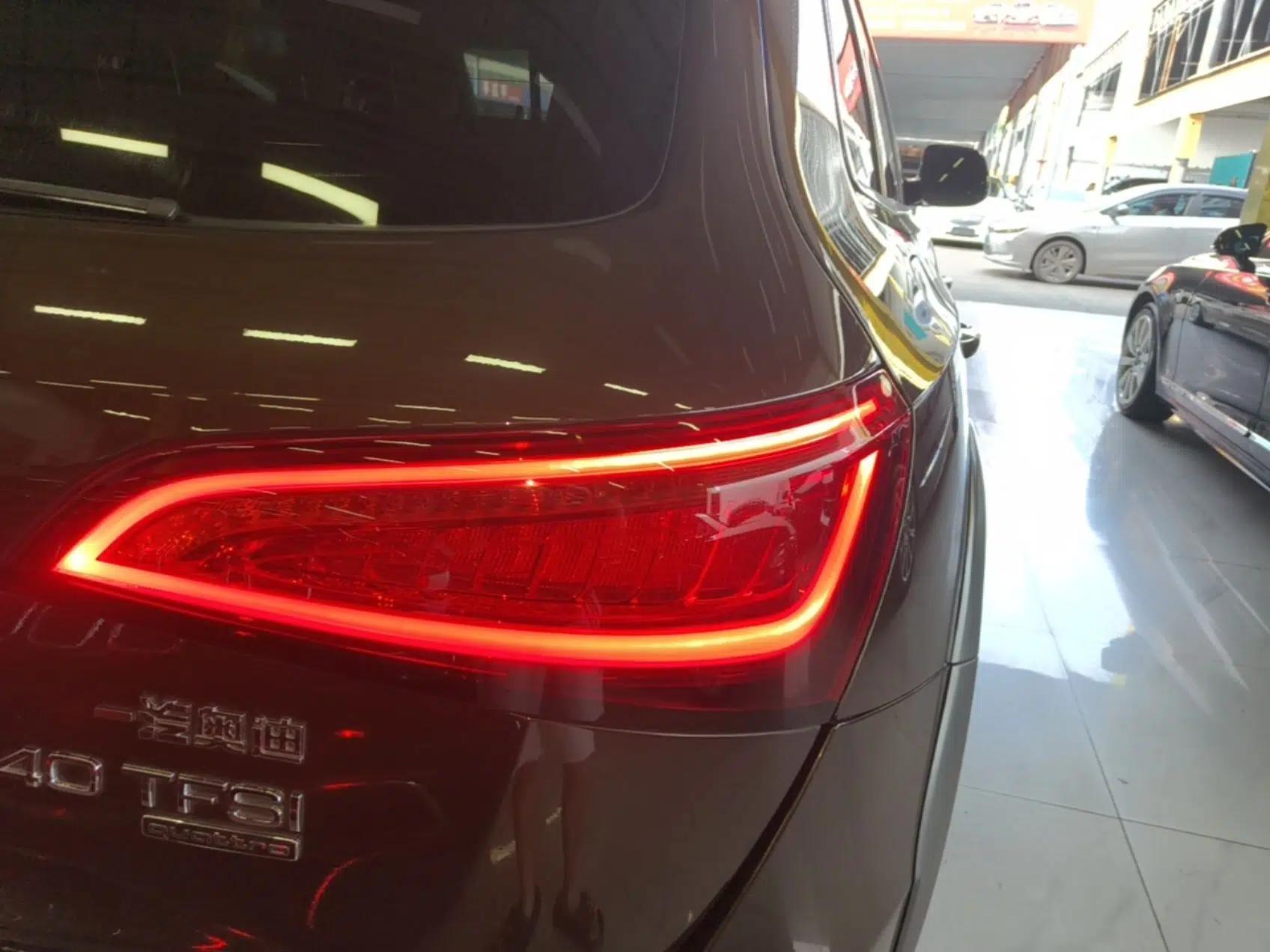 Audi Q5 2018 Collector's Edition 40 TFSI Technology Model — миниатюра 9