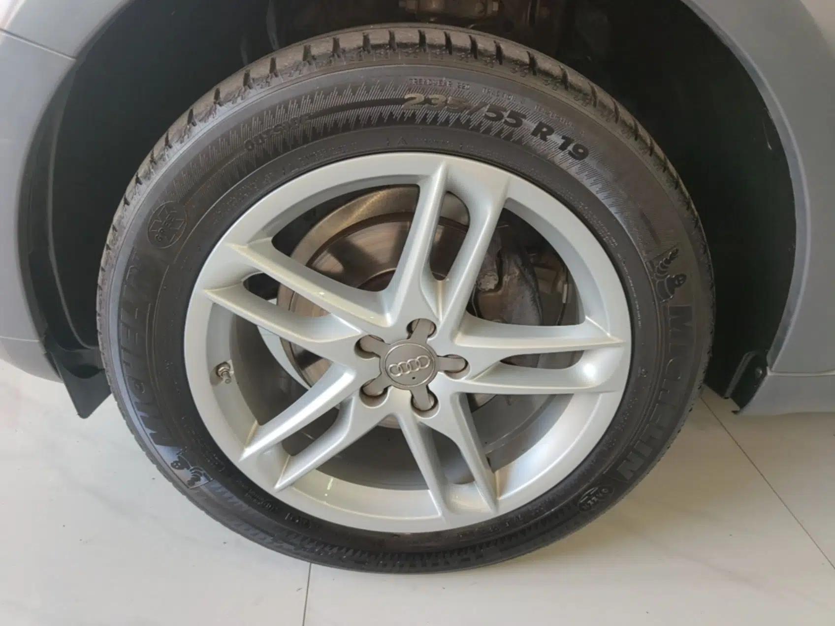 Audi Q5 2018 Collector's Edition 40 TFSI Technology Model — миниатюра 10
