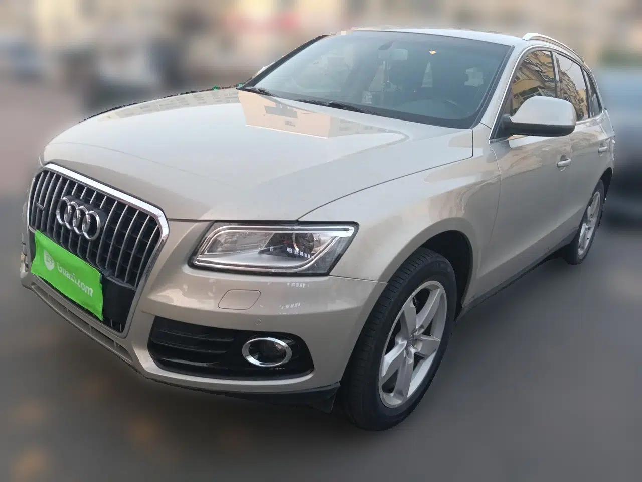 Audi Q5 2015 40 TFSI Comfort Model — миниатюра 1
