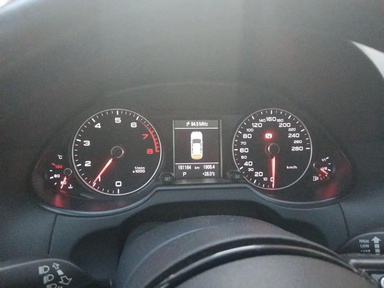 Audi Q5 2015 40 TFSI Comfort Model — миниатюра 11