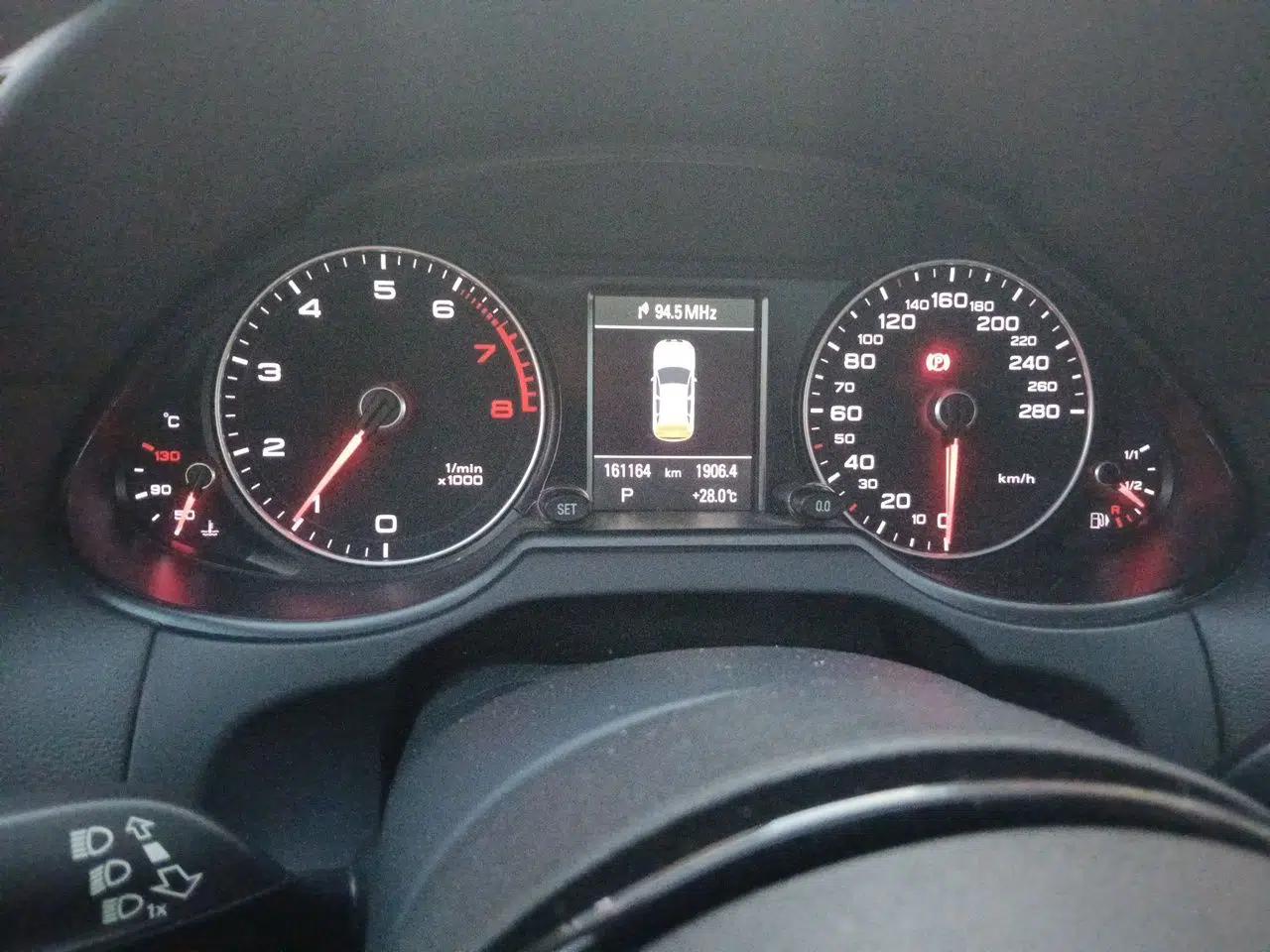 Audi Q5 2015 40 TFSI Comfort Model — миниатюра 12